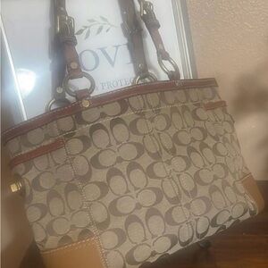 Coach handbag brown fabric and leather gold accessories